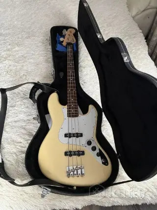Бас гитара Fender Япония.