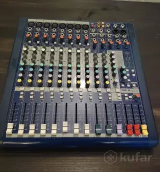 Микшерный пульт Soundcraft MFX8/2