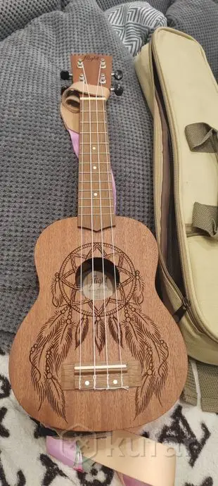 укулеле с чехлом