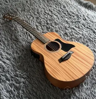 Гитара Taylor
