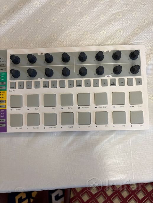 MIDI контроллер Arturia Beatstep Pro — фото 3
