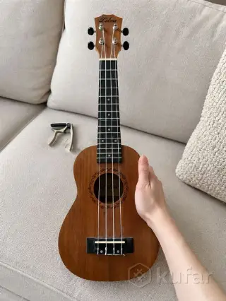Укулеле сопрано + каподастр