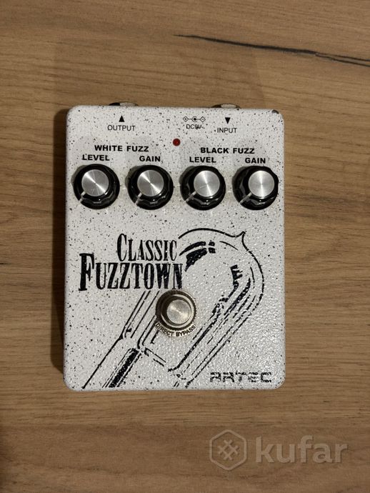 Педаль эффекта Artec Classic Fuzztown — фото 1