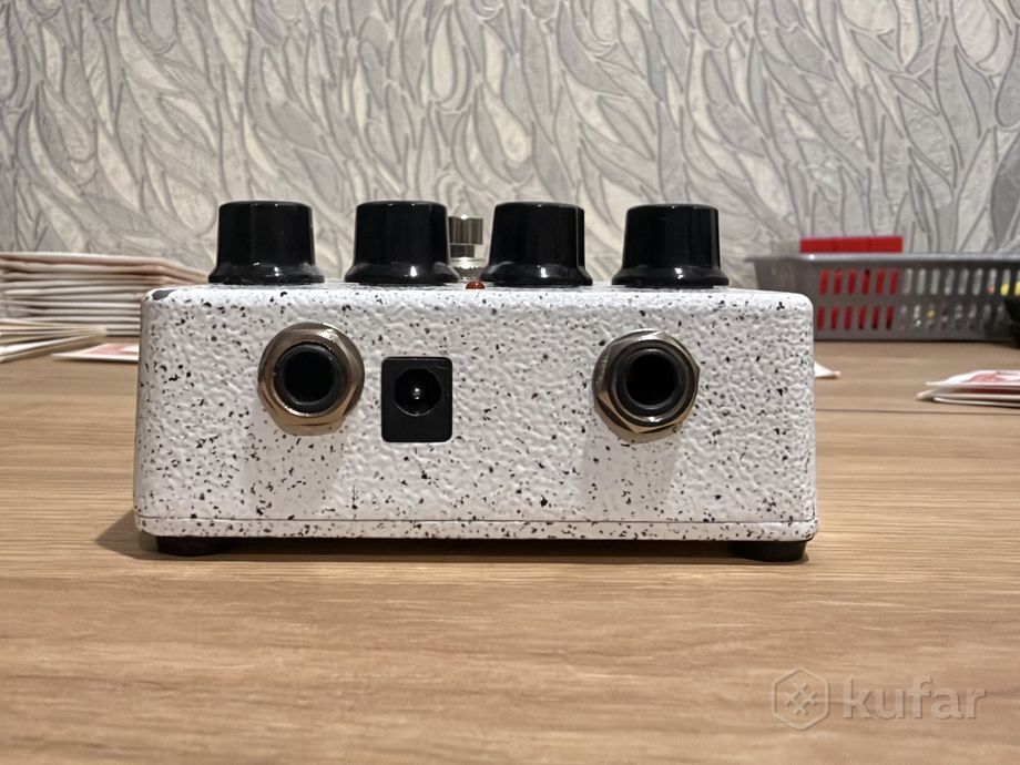Педаль эффекта Artec Classic Fuzztown — фото 2