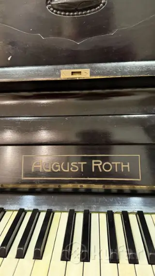 Фортепиано August Roth