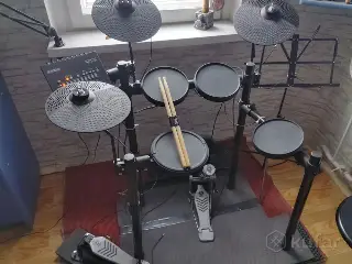 Электронная барабанная установка Yamaha dtx402