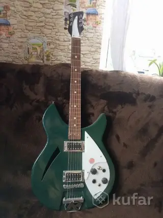 Электрогитара Rickenbacker полуакустика и кабель