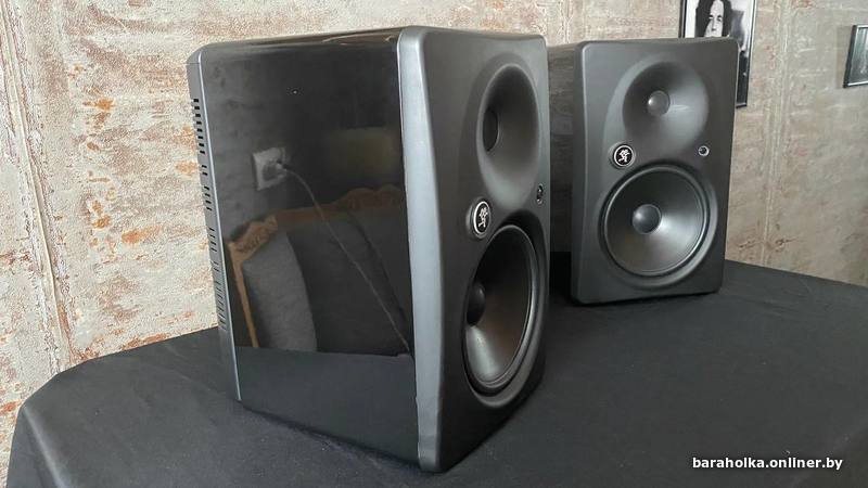Mackie HR824mk2 - активные студийные мониторы — фото 1