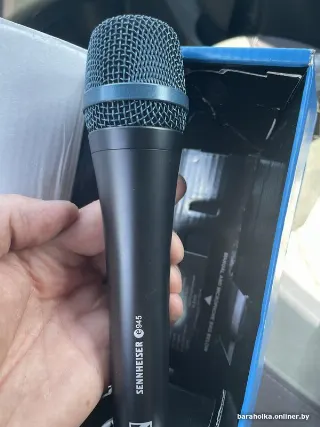 Микрофон Sennheiser e 945.
