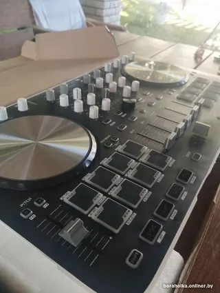 DJ-контроллер Reloop Beatmix 4 + Пожизненная Serato DJ Pro