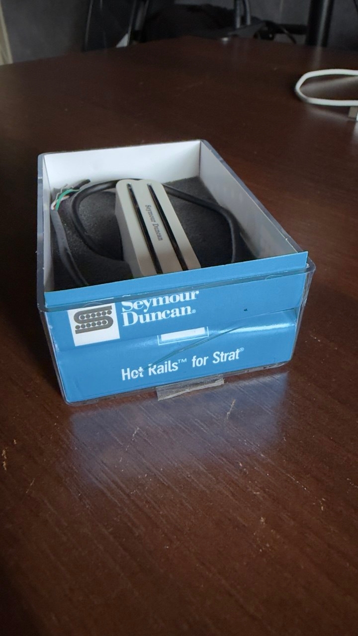 Характеристики Seymour Duncan SHR-1b Hot Rails for Strat White — фото 3