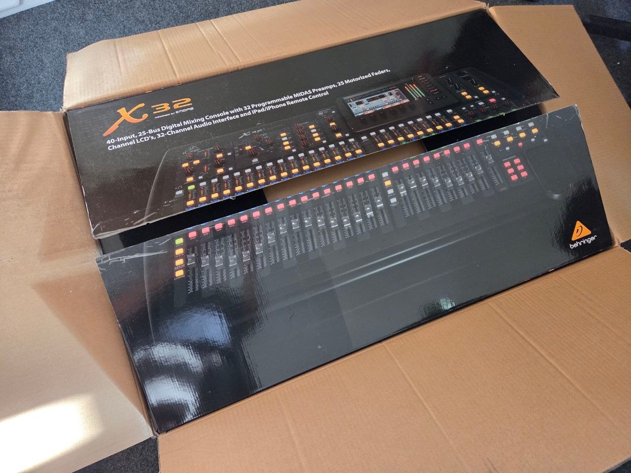Продам полноразмерный Behringer x32 (full). Состояние отличное, за пульт вообще не стыдно. — фото 2