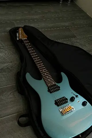 Обменяю или продам свой Ibanez AZS
