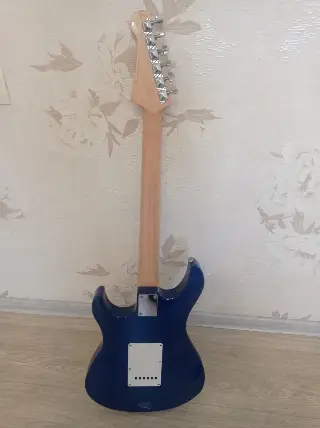 Электрогитара YAMAHA