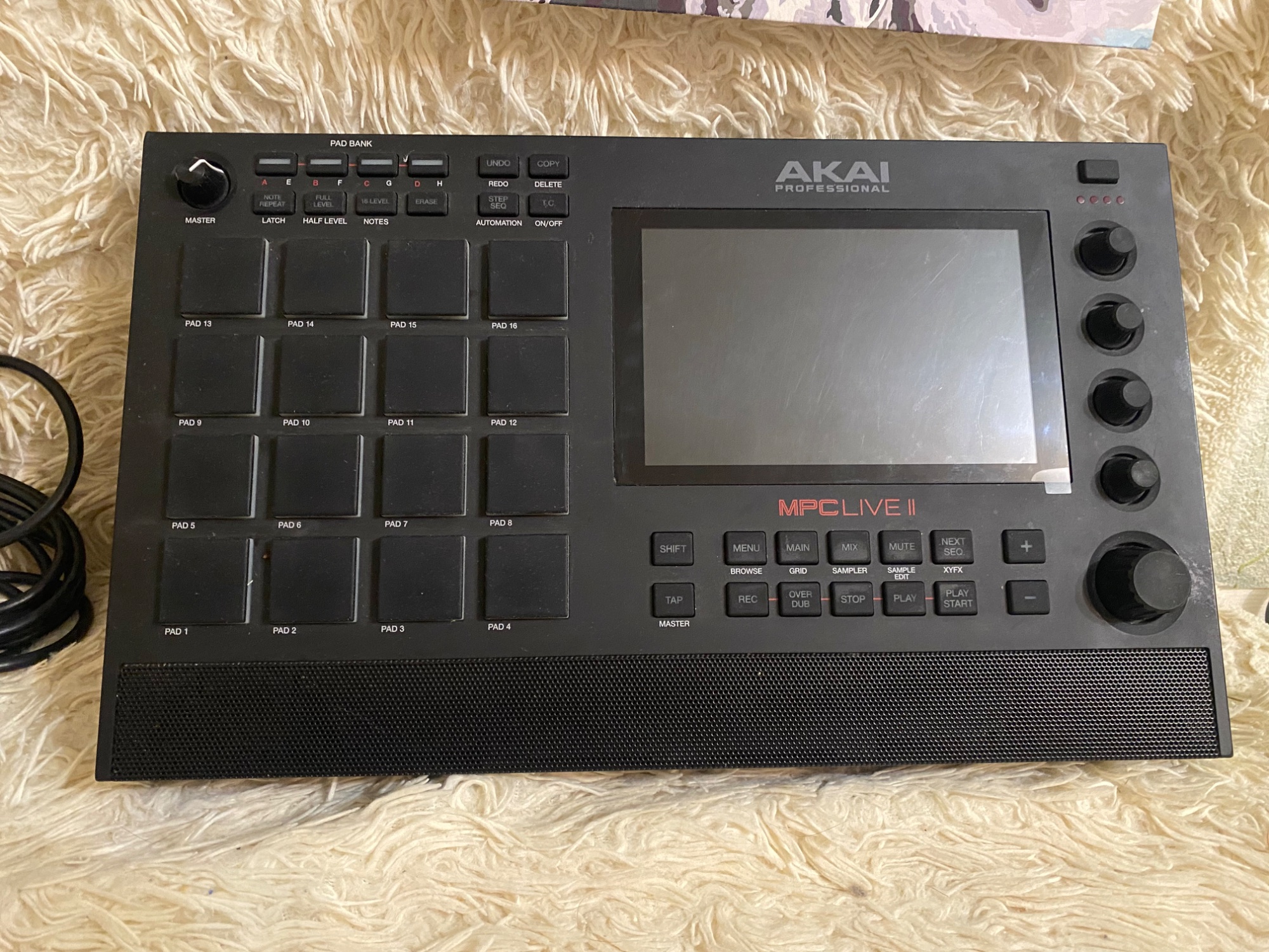 AKAI MPC live 2 — фото 3